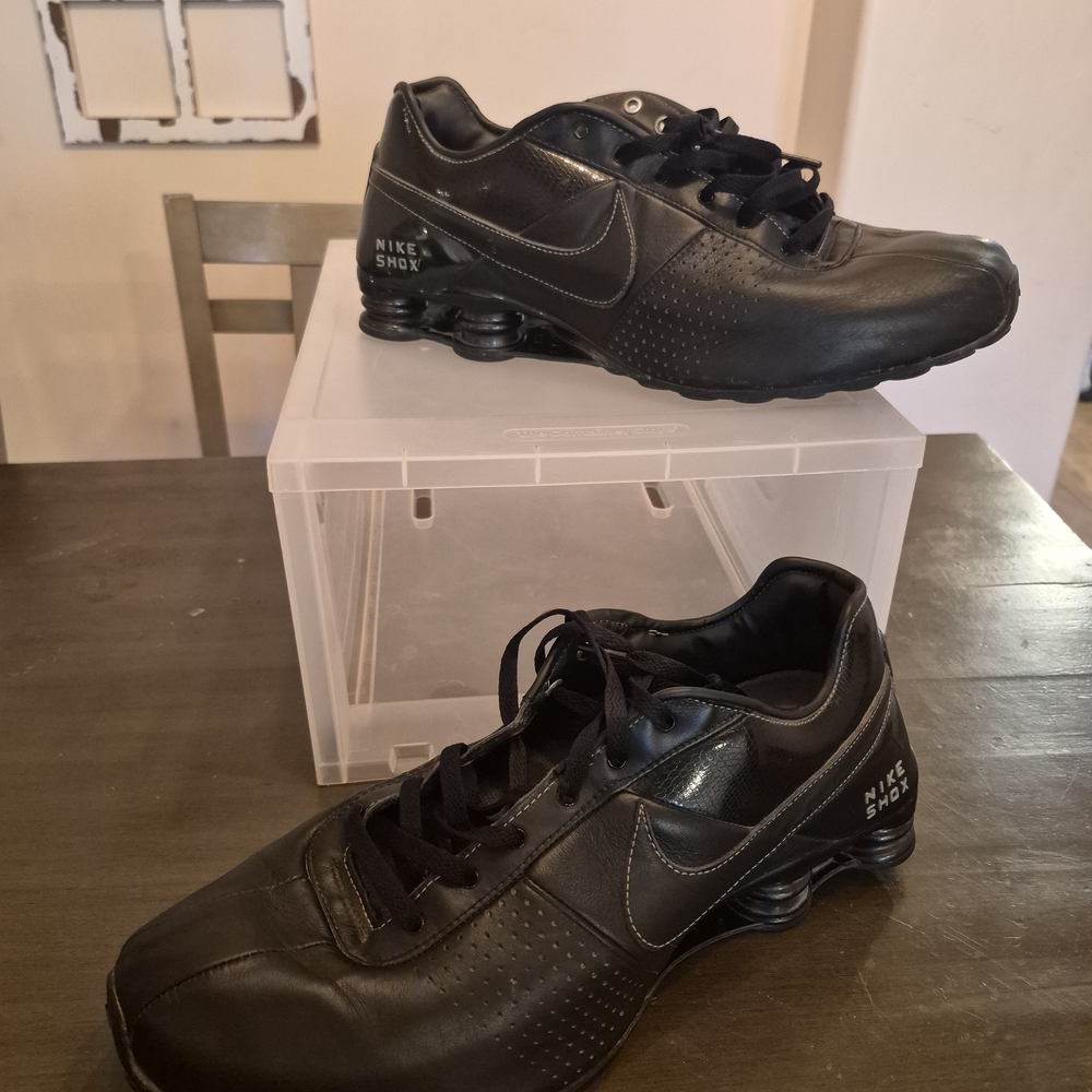 Nike Shox Men's Black Leather Athletic Shoes